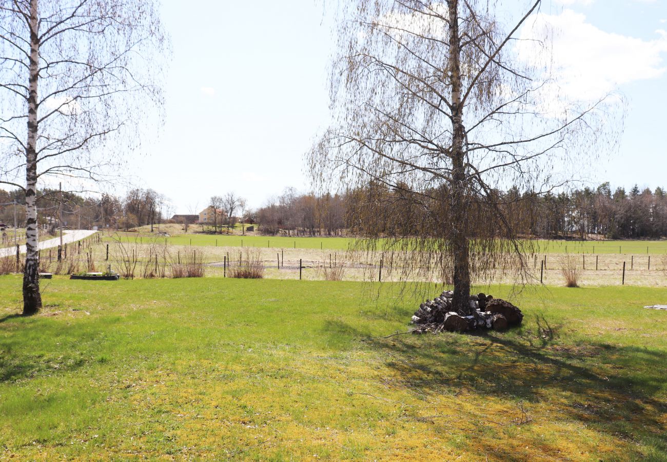 Stuga i Drottningholm - Charmigt semesterboende på Lovön, Ekerö | SE13006 