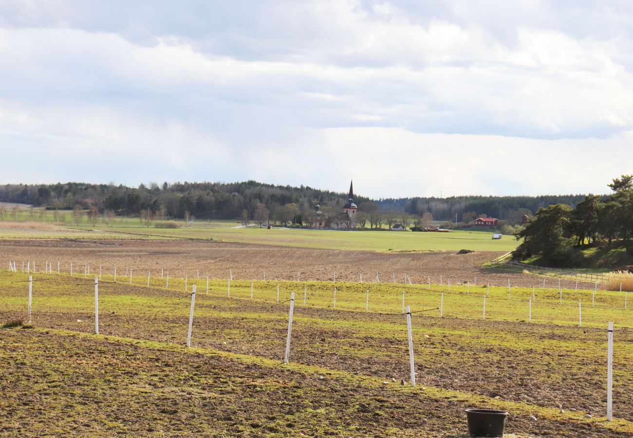 Stuga i Drottningholm - Charmigt semesterboende på Lovön, Ekerö | SE13006 