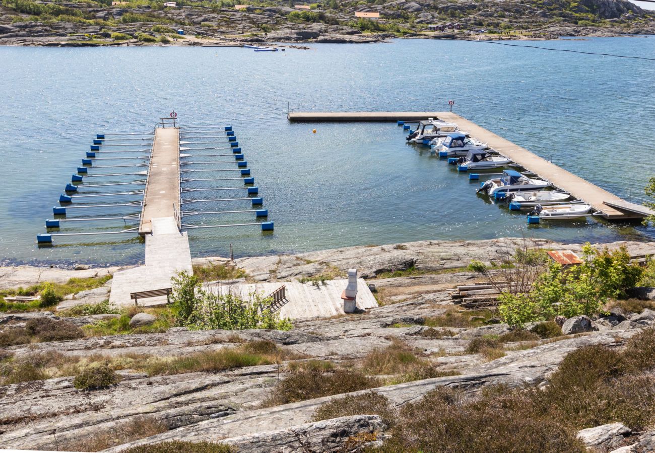 Stuga i Kärna - Semesterhus i Kärna, Bohuslän nära salta bad | SE09034