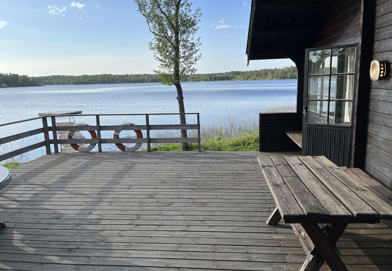 Stuga i Fagerhult - Trevlig sommarstuga vid Kiasjön, Fagerhult | SE05033