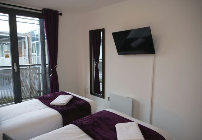 Lägenhet i Birmingham - ★ Premium Arcadian+ Two Bedroom Apart - En Suite - Balcony - Brand New!