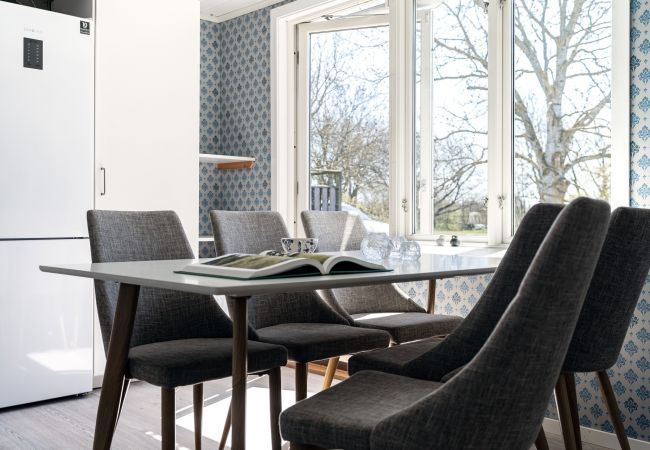 Stuga i Mörbylånga - Trivsam stuga på Öland med panoramautsikt över Kalmarsund | SE04023 Stuga i Mörbylånga - Trivsam stuga på Öland med panoramautsikt över Kalmarsund | SE04023