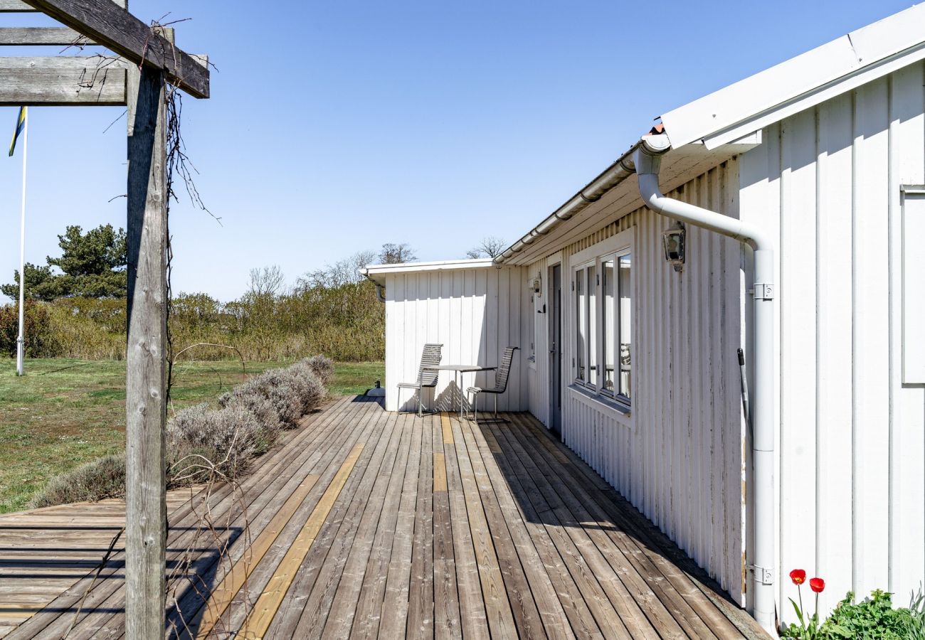 Stuga i Mörbylånga - Trivsam stuga på Öland med panoramautsikt över Kalmarsund | SE04023
