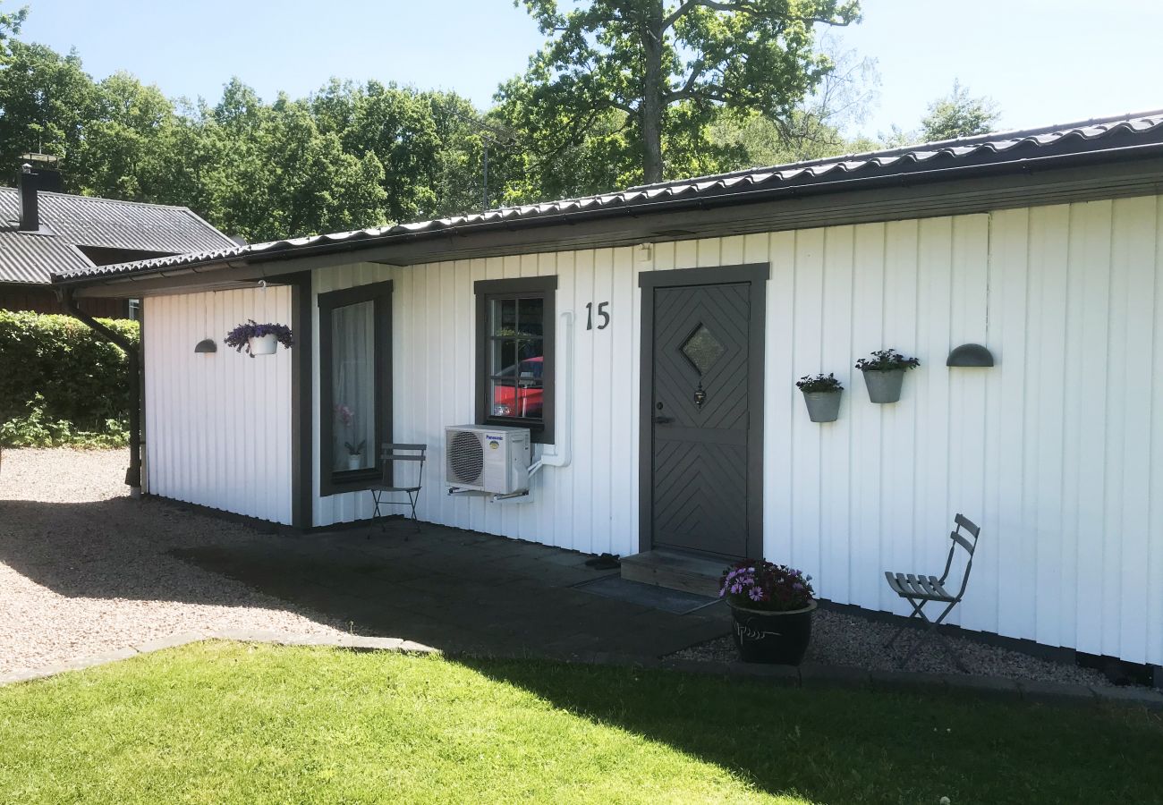 Stuga i Ljungby - Trevligt semesterhus i Tallbacken utanför Ljungby | SE06044