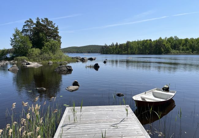 Stuga i Järnforsen - Nybyggd stuga med sjötomt vid sjön Flaten | SE05035