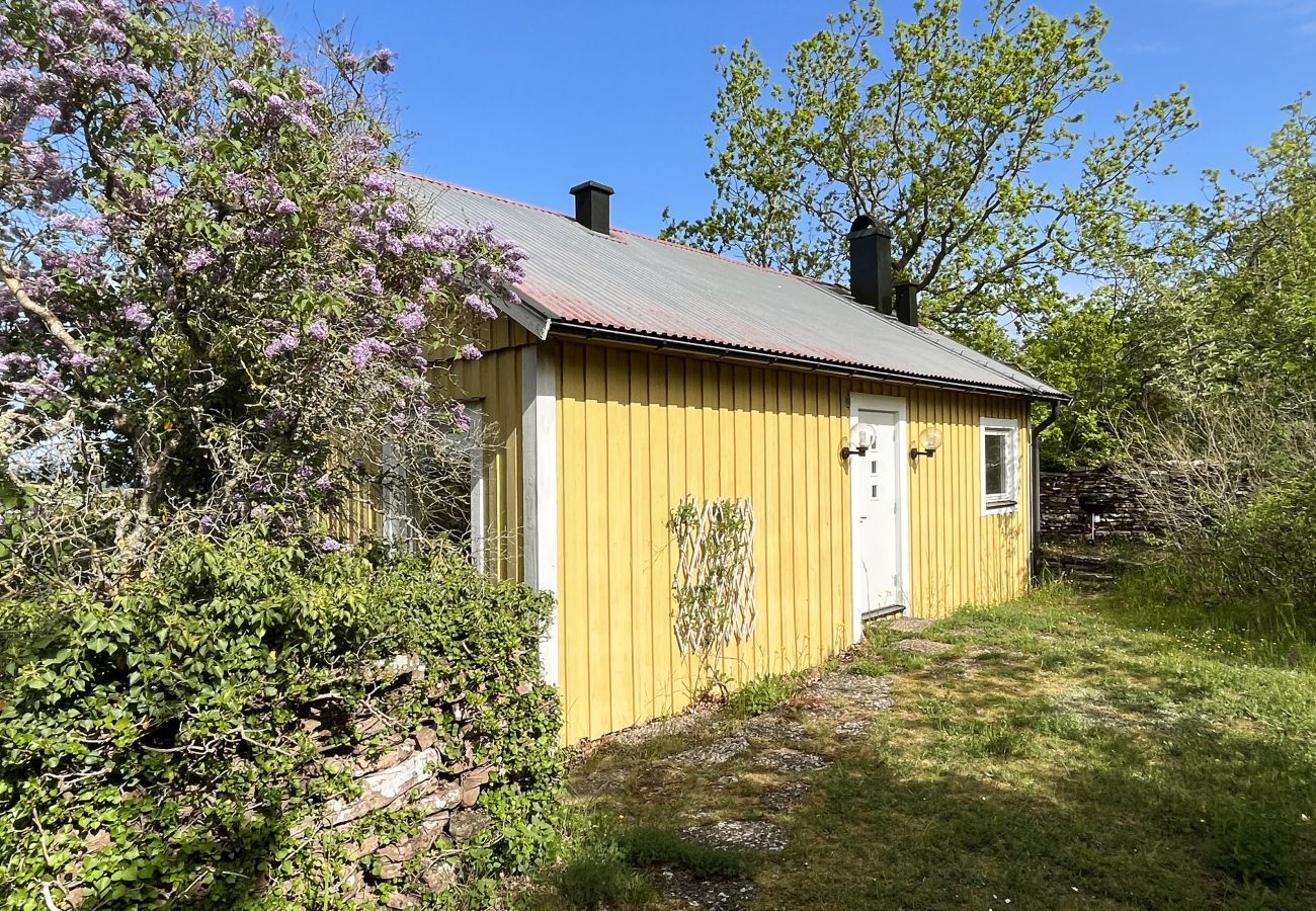 Stuga i Borgholm - Fin stuga nära Solliden med vy över Kalmarsund I SE04028