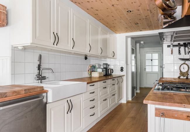 Stuga i Mölnbo - Idylliskt hus i Mölnbo med uppvärmd pool nära Gnesta | SE13025  Stuga i Mölnbo - Idylliskt hus i Mölnbo med uppvärmd pool nära Gnesta | SE13025