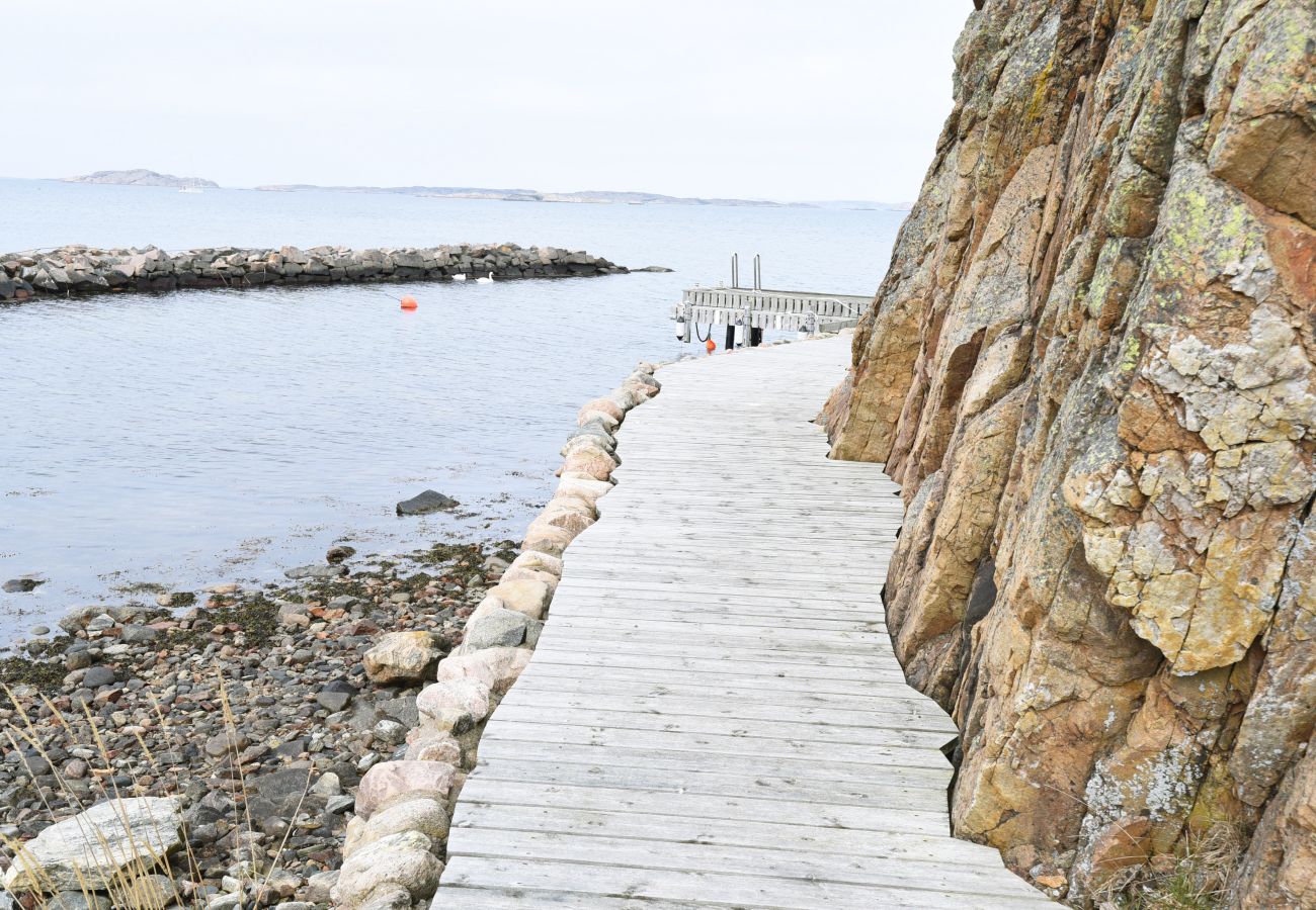 Stuga i Fiskebäckskil - Skärgårdsidyll vid Grundsund och Fiskebäckskil | SE09035