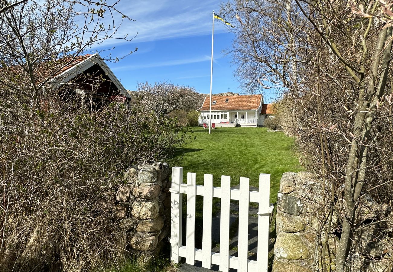 Stuga i Fiskebäckskil - Skärgårdsidyll vid Grundsund och Fiskebäckskil | SE09035