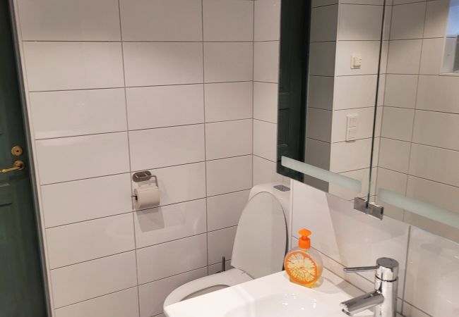 Stuga i Löderup - Härlig sommarstuga på Österlen med jacuzzi | SE01048 Stuga i Löderup - Härlig sommarstuga på Österlen med jacuzzi | SE01048