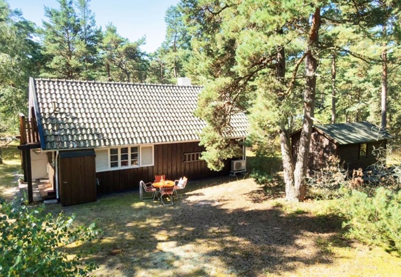 Stuga i Ystad - Havsnära semesterhus i Sandskogen | SE01044