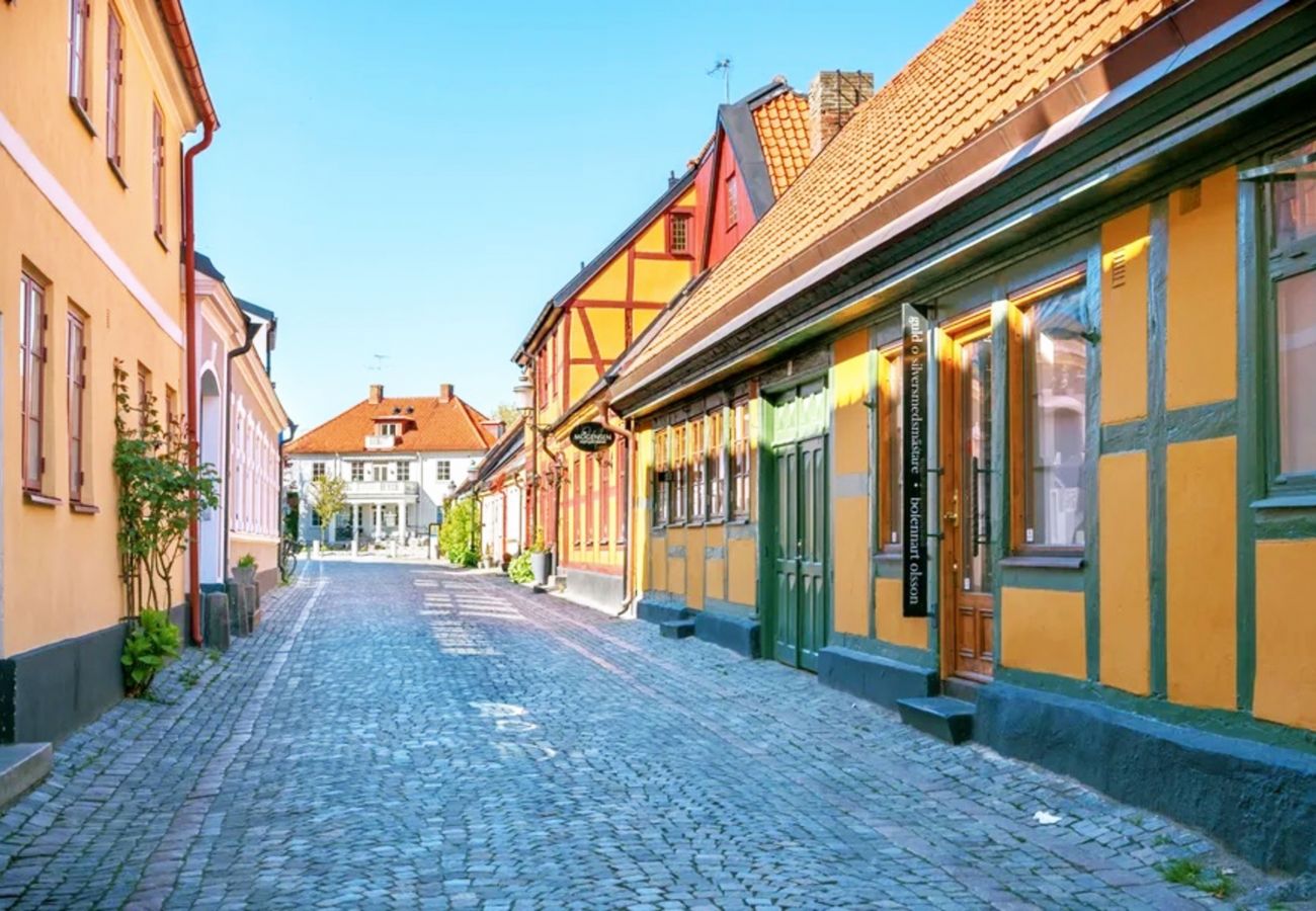 Stuga i Ystad - Havsnära semesterhus i Sandskogen | SE01044