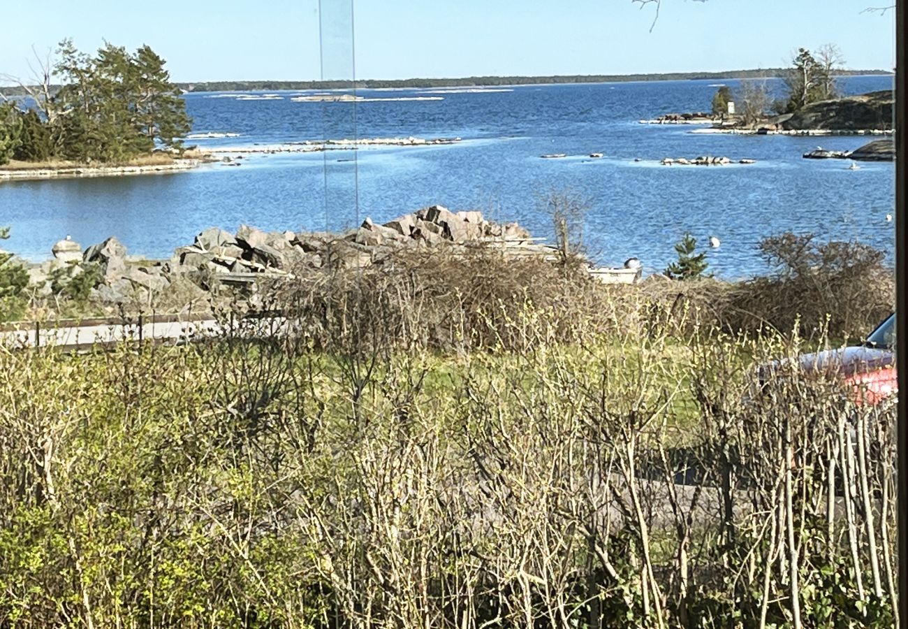 Stuga i Oskarshamn - Härlig stuga vid en havsvik med havsutsikt I SE05036