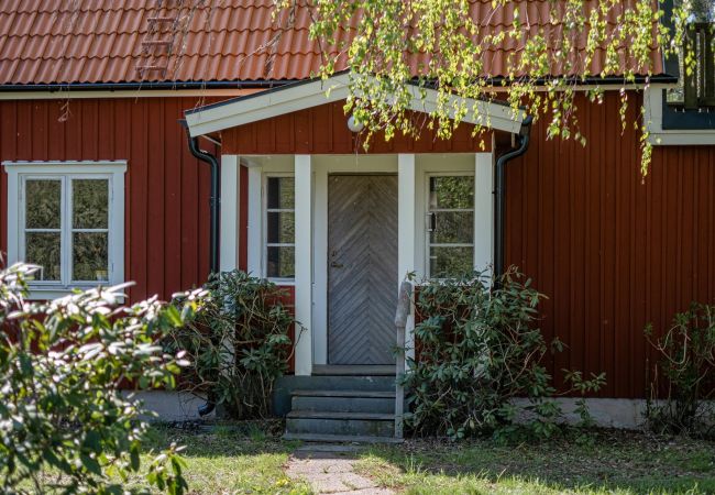  i Nykvarn -  Hemtrevligt hus med avskilt läge i Taxinge Edetorp, Nykvarn | SE13024.