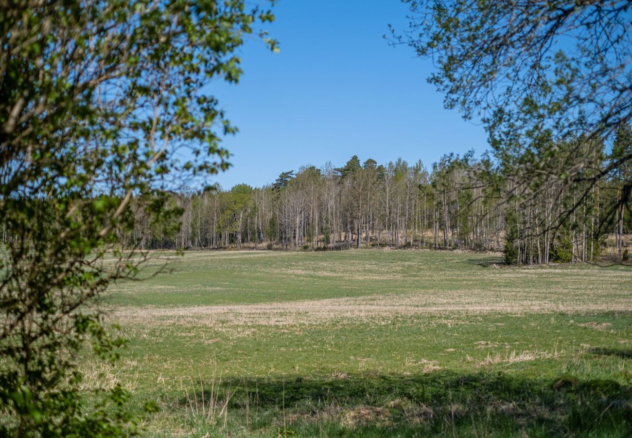 Stuga i Nykvarn -  Hemtrevligt hus med avskilt läge i Taxinge Edetorp, Nykvarn | SE13024.