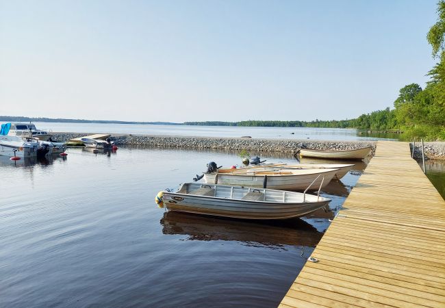 Stuga i Lönashult - Trevligt semesterhus med utsikt över sjön Åsnen i Hulevik, Lönashult | SE06056