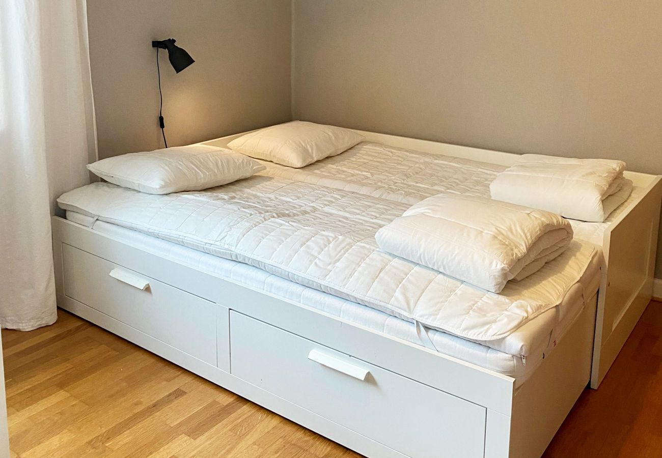 Stuga i Lönashult - Trevligt semesterhus med utsikt över sjön Åsnen i Hulevik, Lönashult | SE06056