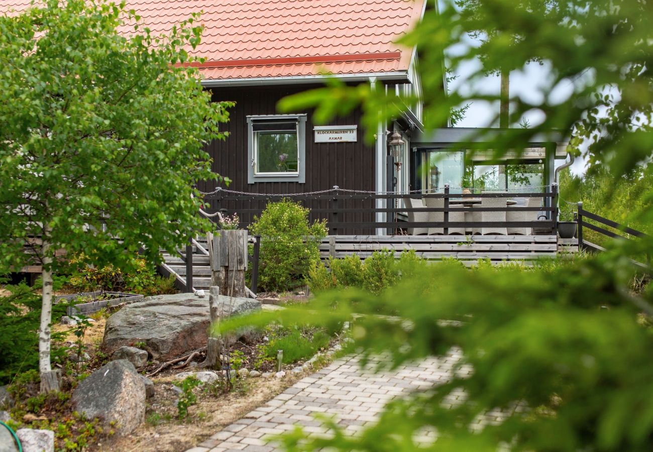 Stuga i Axmar - Havsnära semesterhus i Axmar, Gävle med 10 bäddar | SE20004 