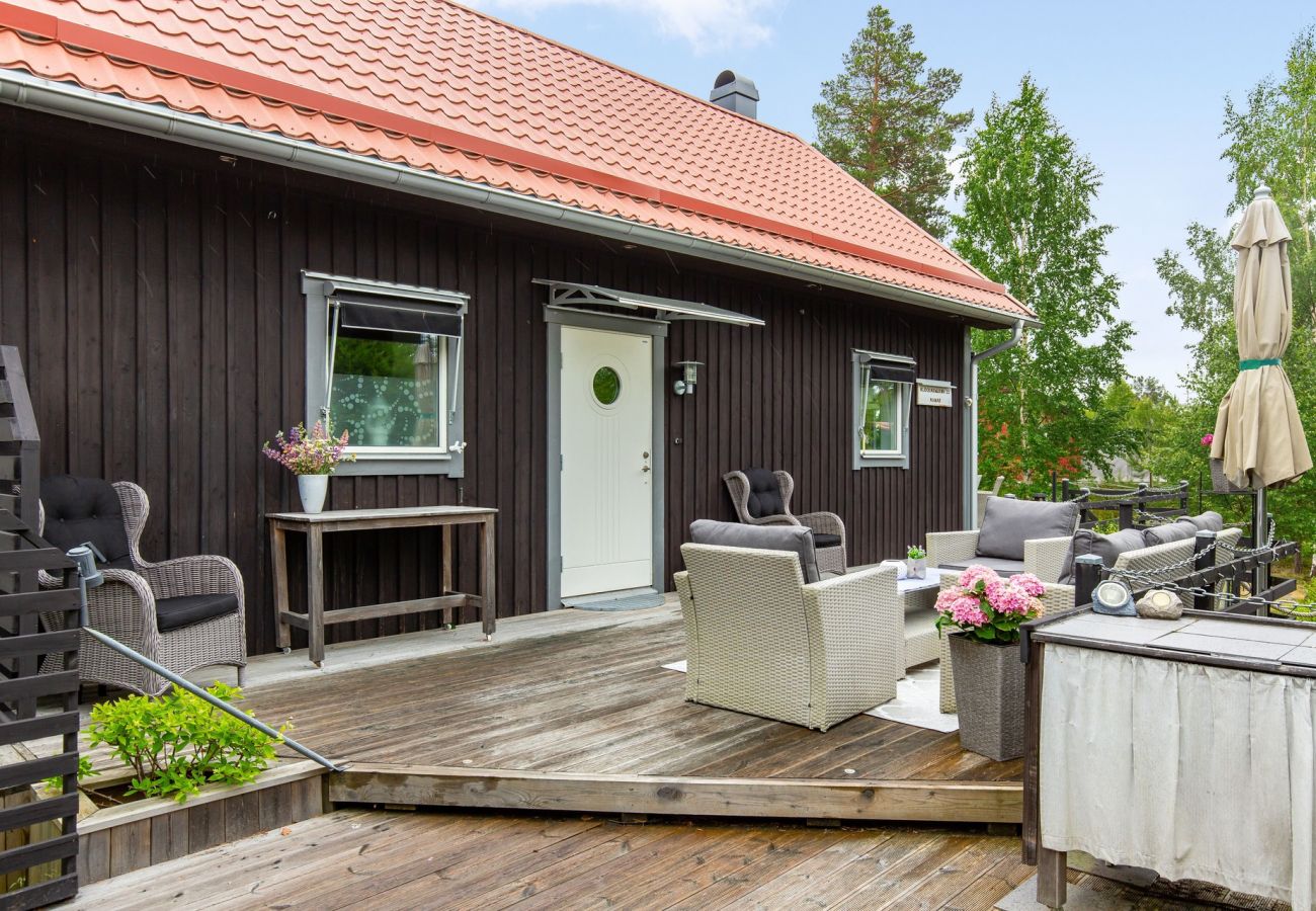 Stuga i Axmar - Havsnära semesterhus i Axmar, Gävle med 10 bäddar | SE20004 