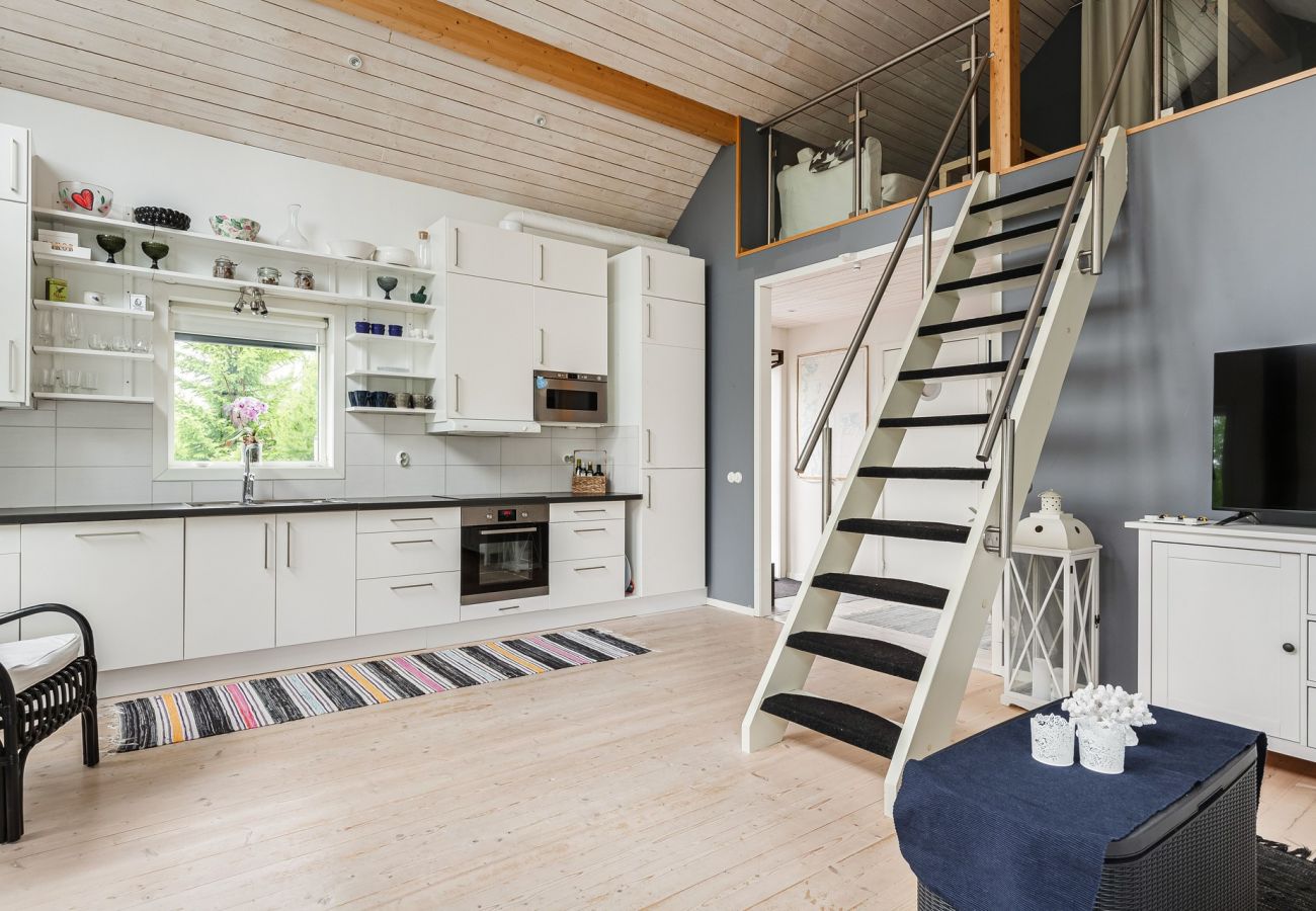 Stuga i Axmar - Havsnära semesterhus i Axmar, Gävle med 10 bäddar | SE20004 