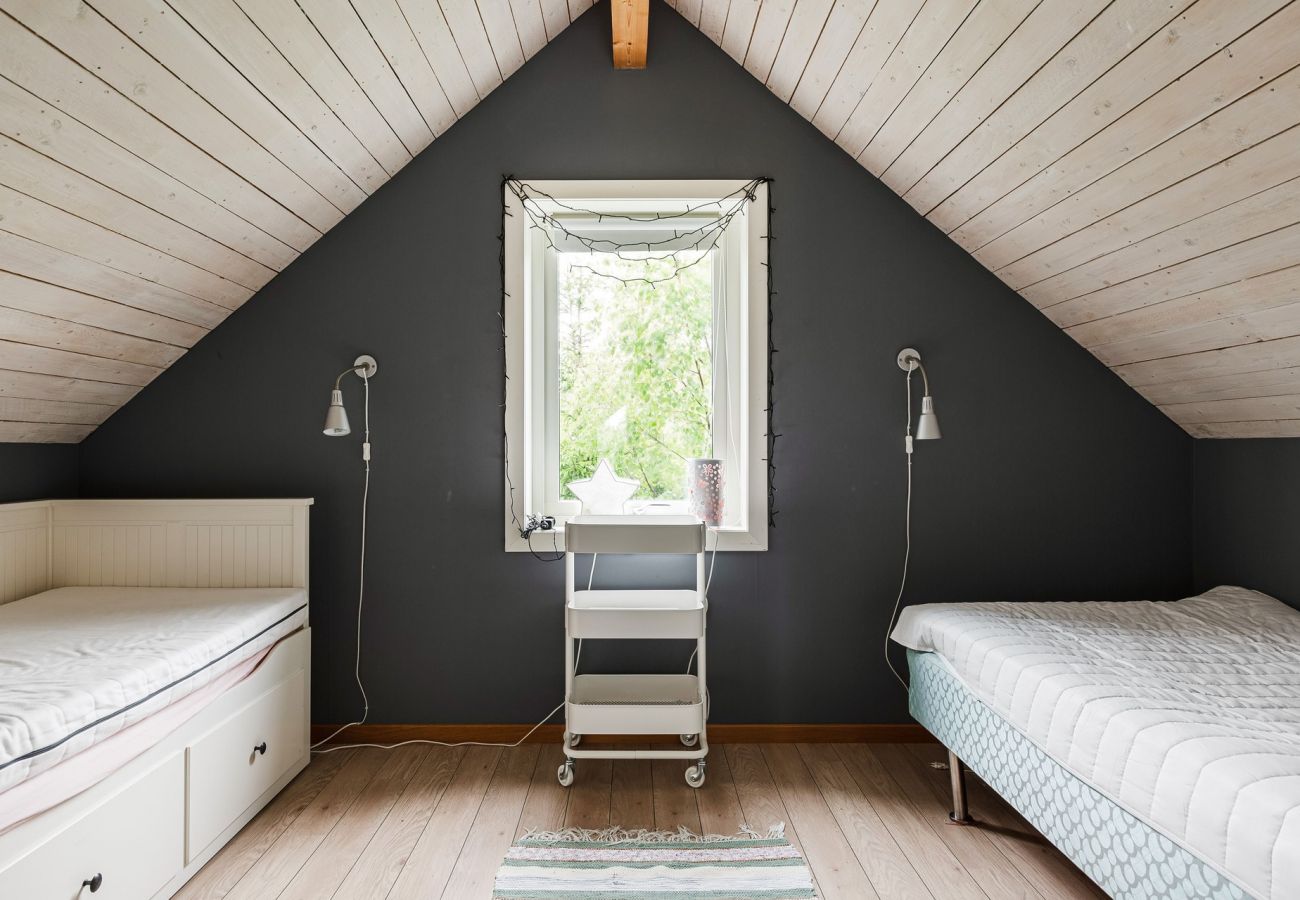 Stuga i Axmar - Havsnära semesterhus i Axmar, Gävle med 10 bäddar | SE20004 
