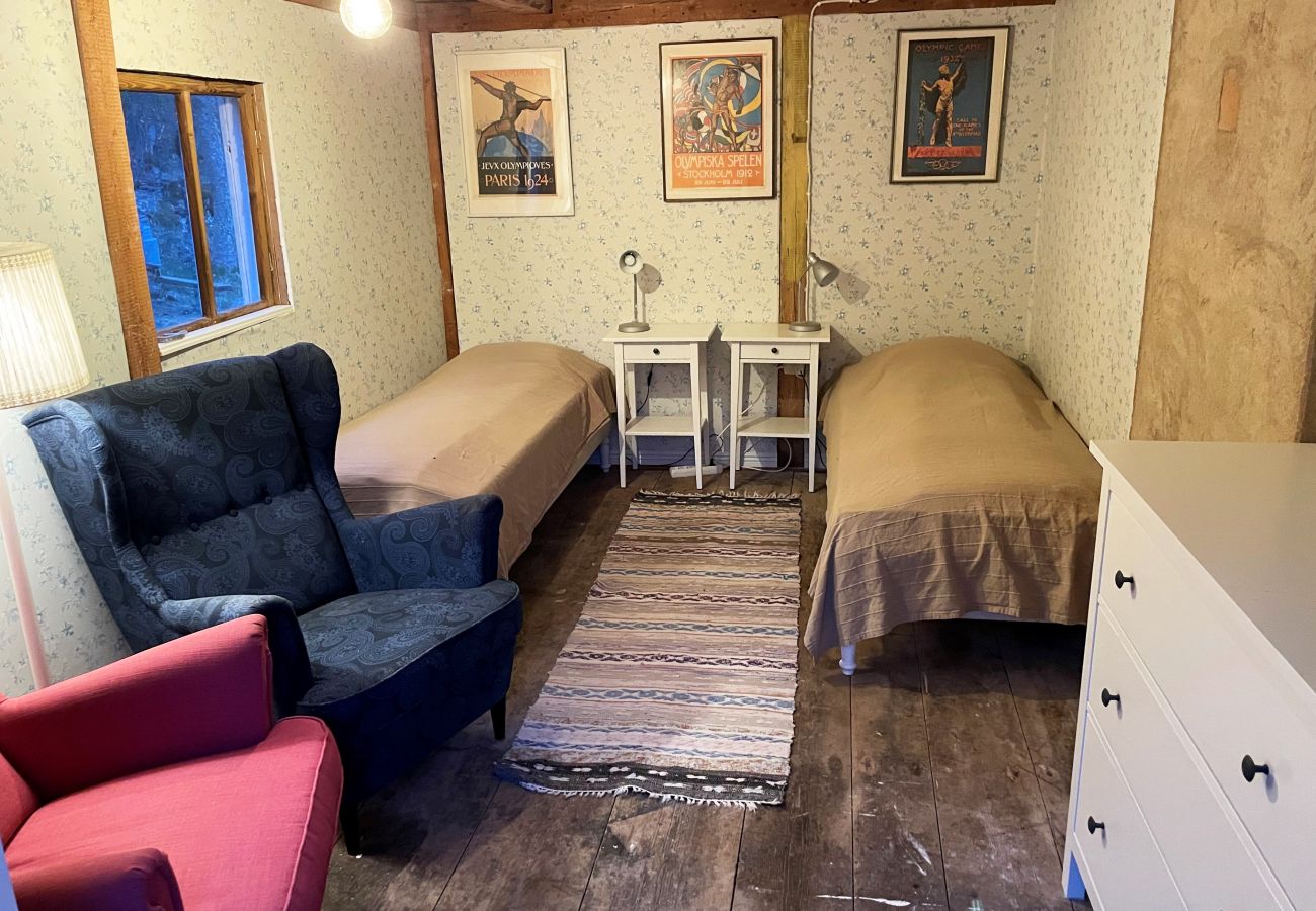 Stuga i Tranås - Mysig timmerstuga nära Smålandsgränsen i Tranås/Ödeshög | SE10017
