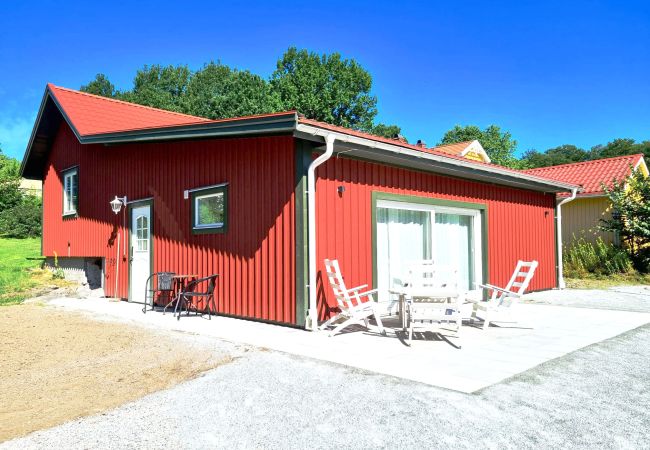 Stuga i Lönashult - Välutrustat semesterhus med utsikt över sjön Åsnen i Hulevik, Lönashult | SE06057