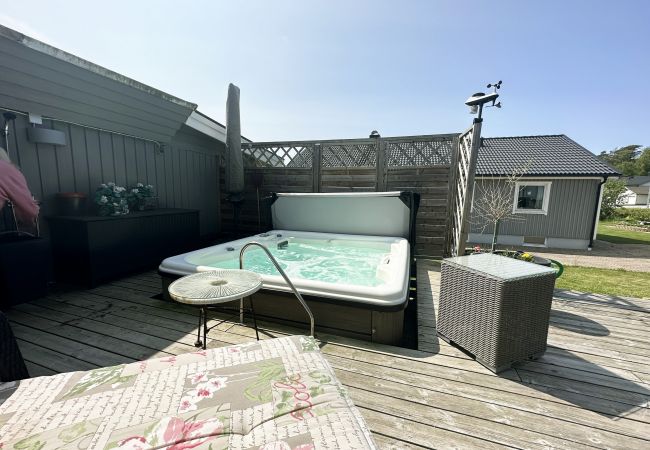 Stuga i Tanumshede - Unik villa med spa och bastu i Tanumshede | SE09038