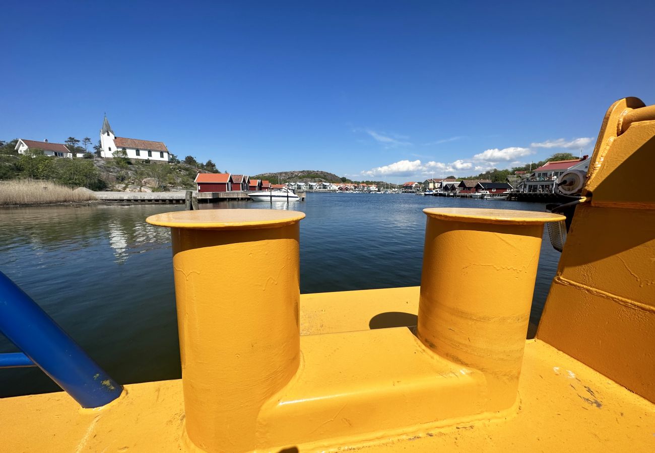 Stuga i Hamburgsund - Mysigt parhus på Hamburgerö i unik miljö | SE09037