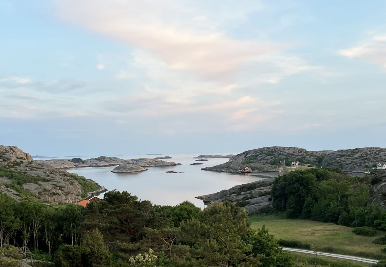 Stuga i Hamburgsund - Mysigt parhus på Hamburgerö i unik miljö | SE09037