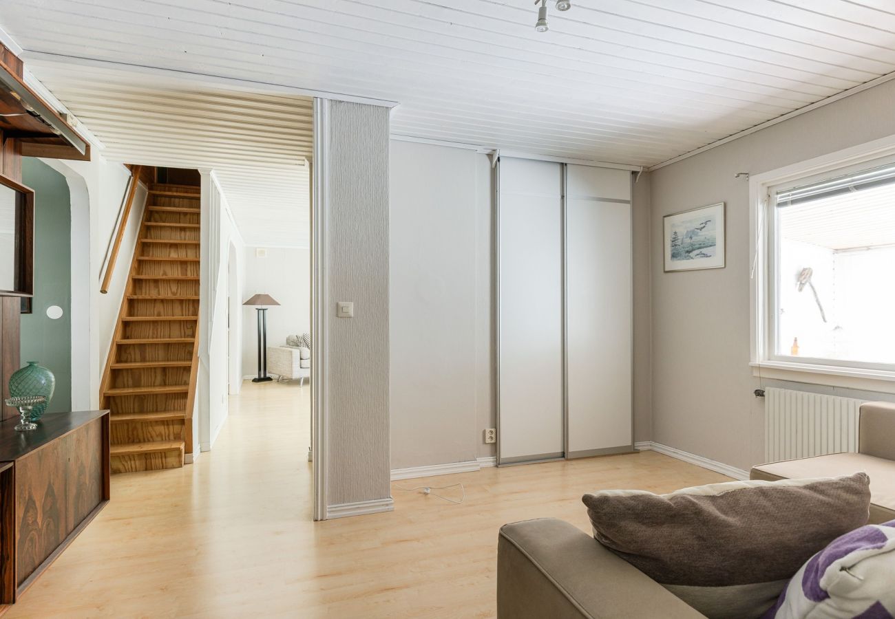 Stuga i Ljungby - Trevlig stuga med avskilt läge vid Bolmen, Ljungby | SE06060