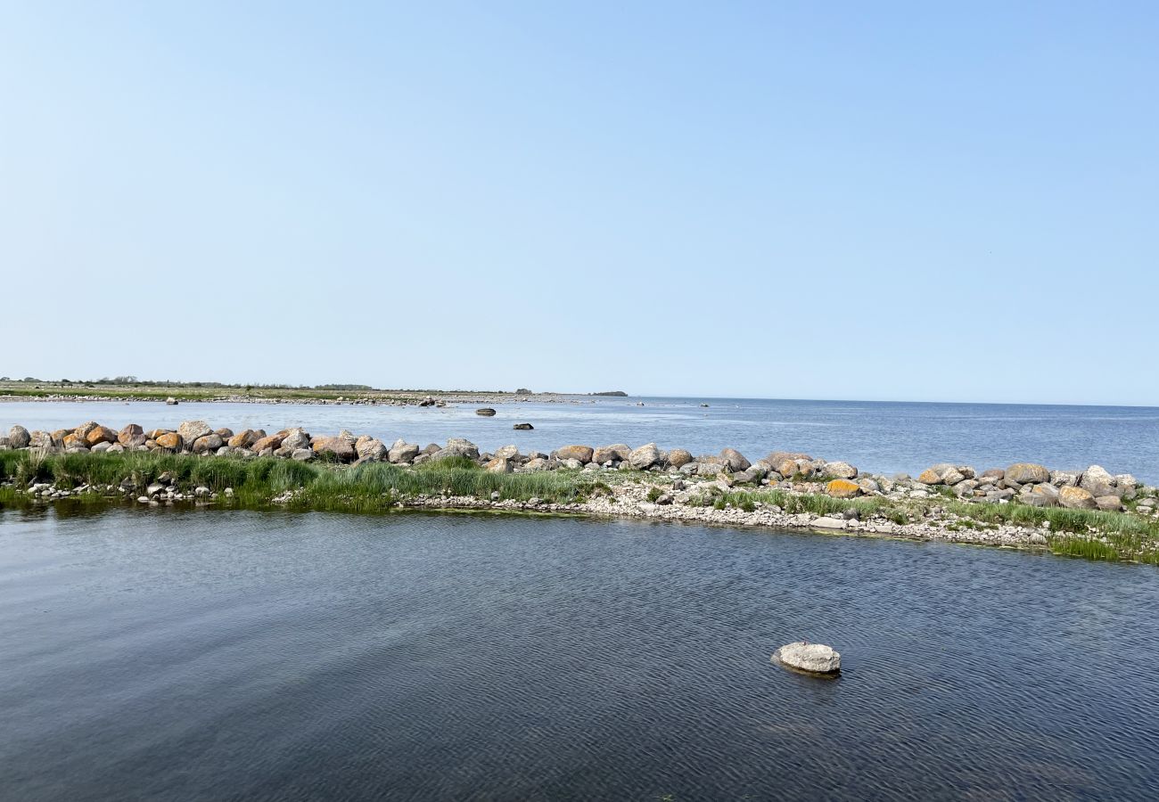 Stuga i Mörbylånga - Röd trivsam stuga med havsutsikt I SE04035