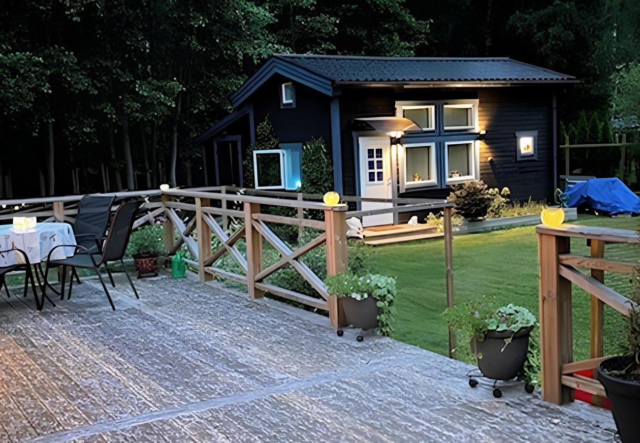Stuga i Norrtälje - Smakfullt semesterhus på Rådmansö med närhet till salta bad | SE13009 