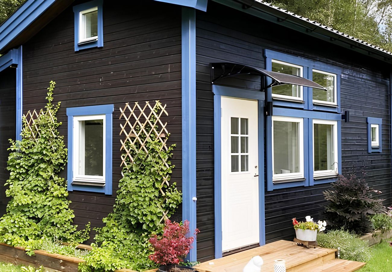 Stuga i Norrtälje - Smakfullt semesterhus på Rådmansö med närhet till salta bad | SE13009 