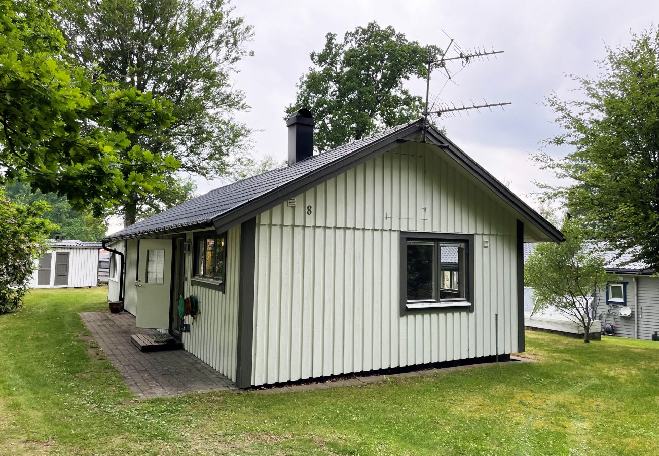 Stuga i Ljungby - Trevligt semesterhus i Tallbacken utanför Ljungby | SE06059