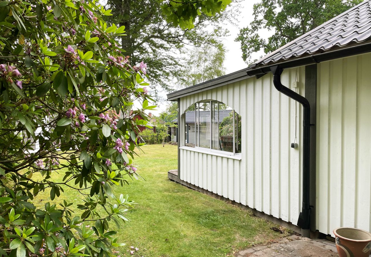 Stuga i Ljungby - Trevligt semesterhus i Tallbacken utanför Ljungby | SE06059