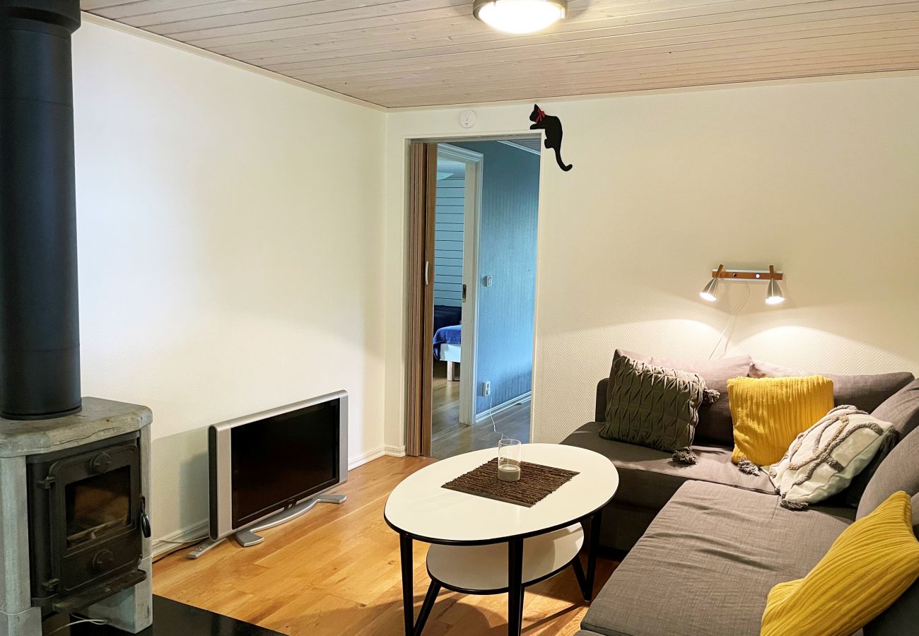 Stuga i Ljungby - Trevligt semesterhus i Tallbacken utanför Ljungby | SE06059