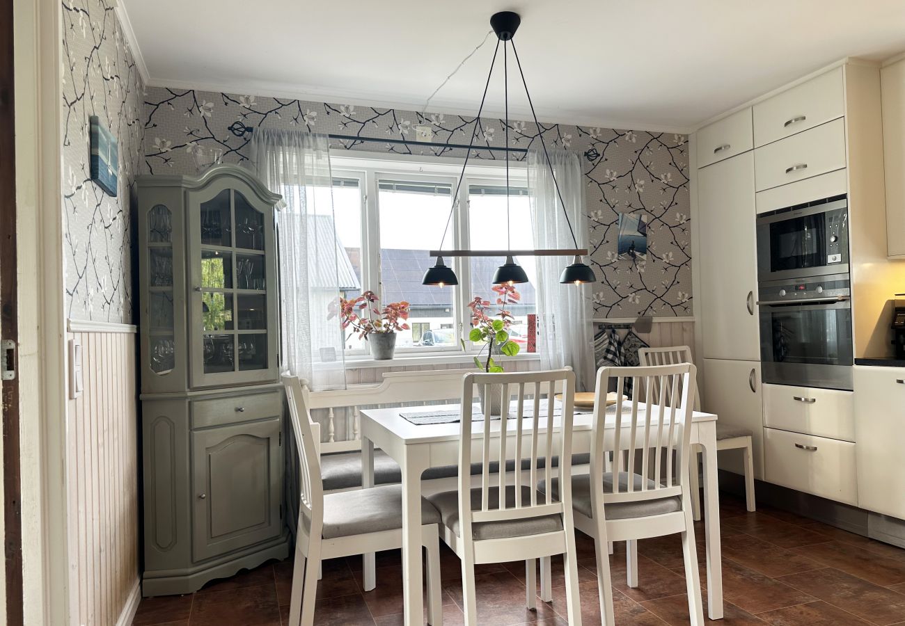 Stuga i Visby - Trevlig och rymlig stuga, Visby och Tofta | SE12019