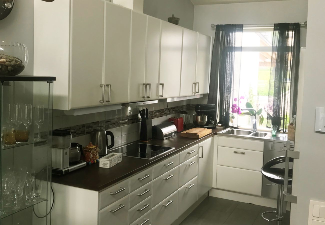 Stuga i Rimbo - Modernt semesterboende i Ekebyholm, Rimbo | SE13035
