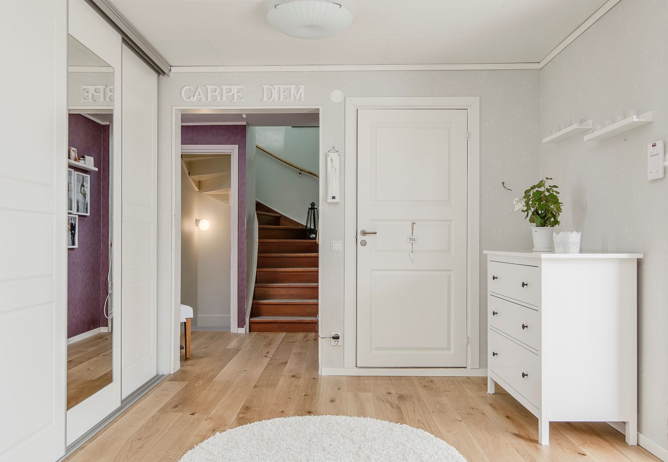Stuga i Ockelbo - Modernt och välutrustat semesterhus i Ockelbo | SE20005