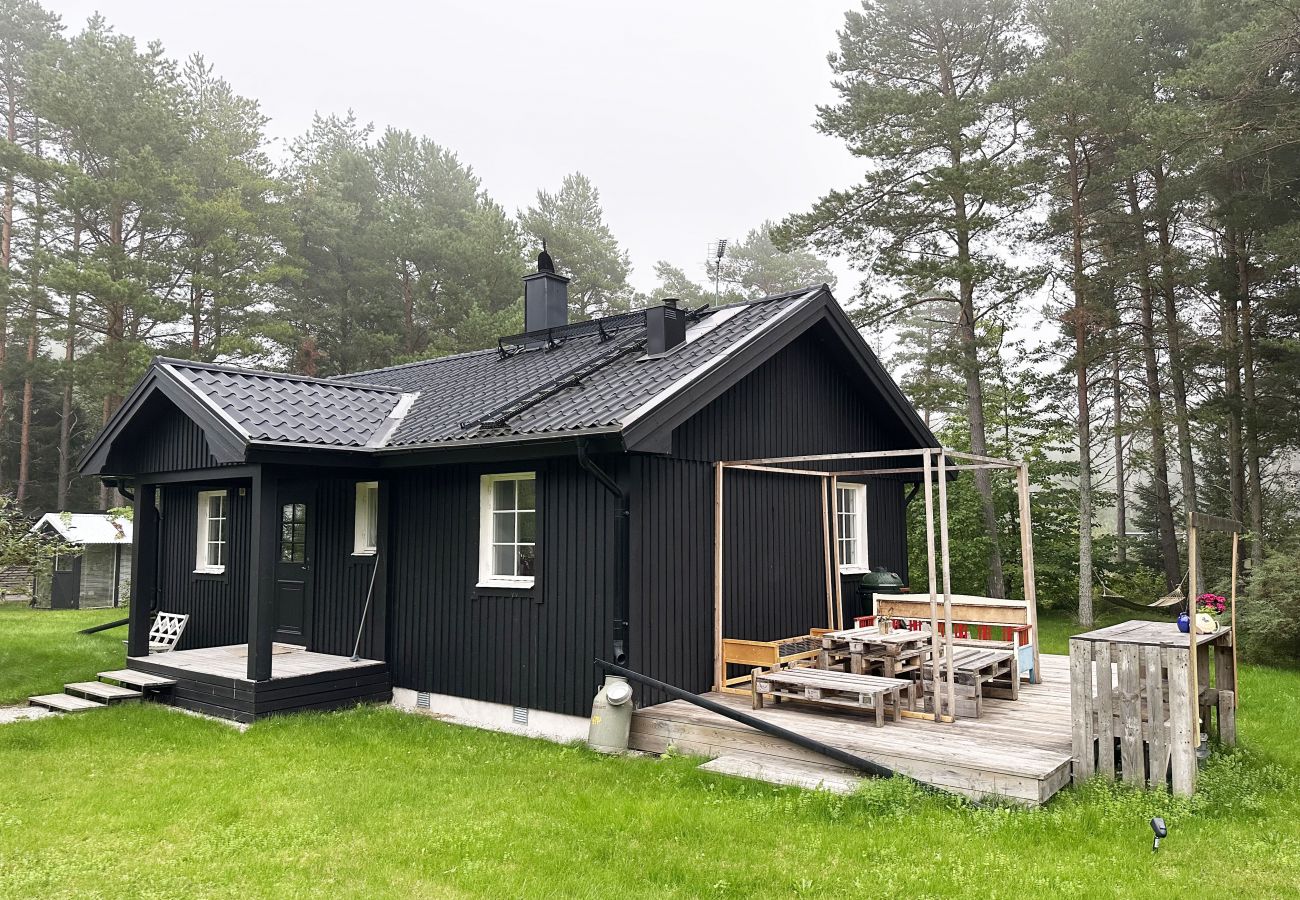 Stuga i Lärbro - Mysigt familjehus nära Slite med fina bad | SE12022