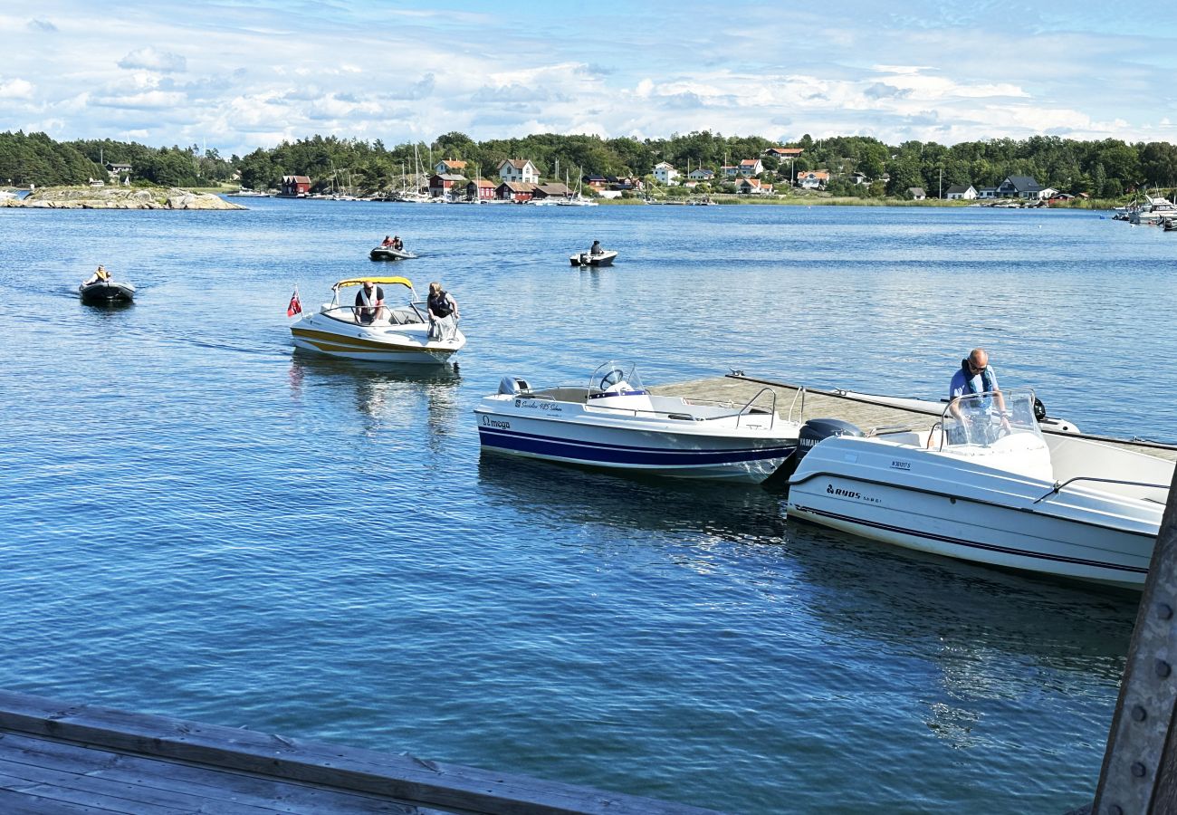Stuga i Tanumshede - Mysig stuga med villastandard på Raftötången | SE09041