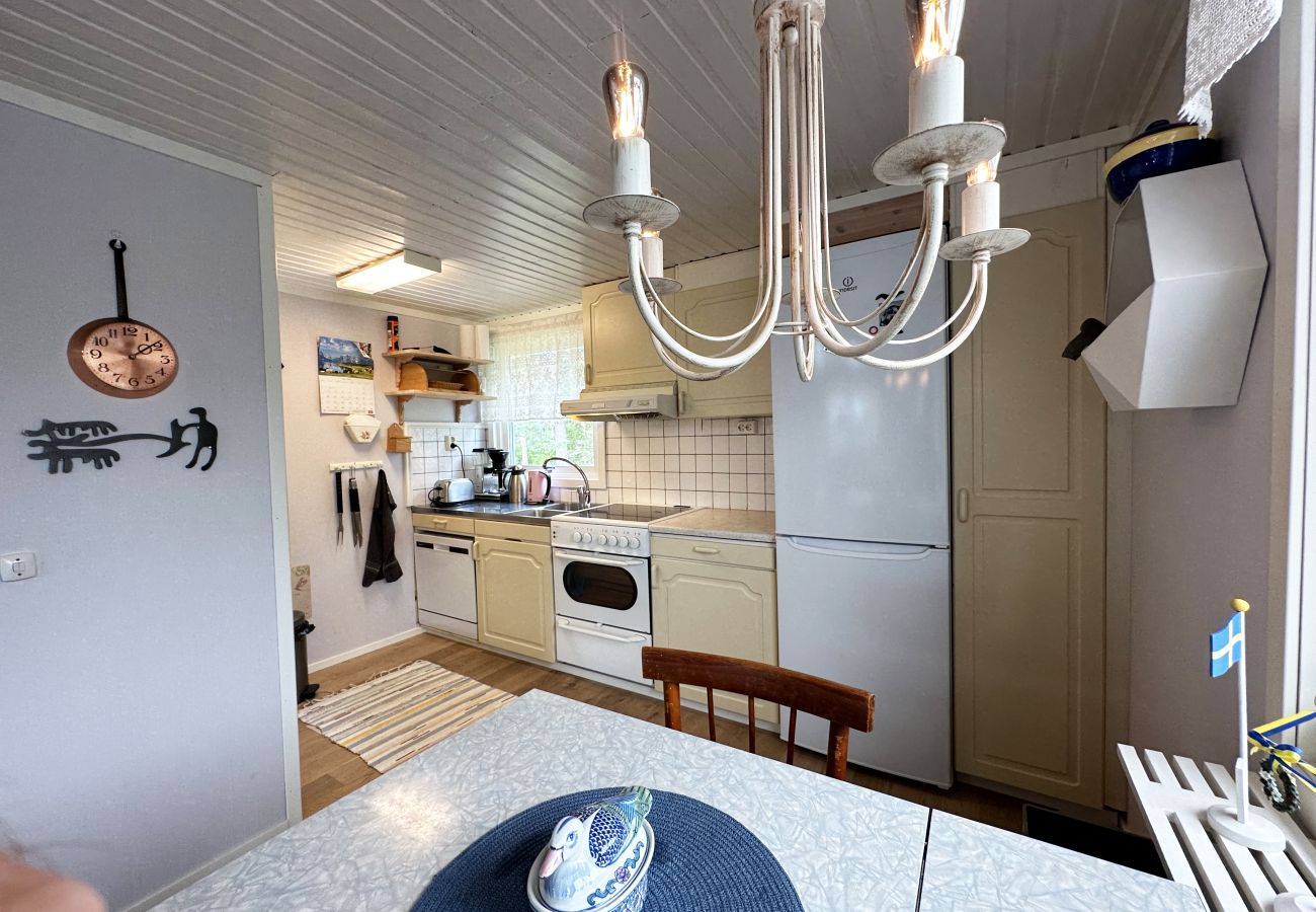 Stuga i Tanumshede - Mysig stuga med villastandard på Raftötången | SE09041