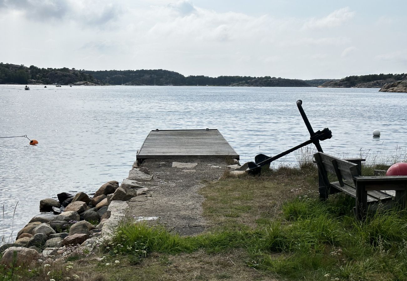 Stuga i Tanumshede - Mysig stuga med villastandard på Raftötången | SE09041
