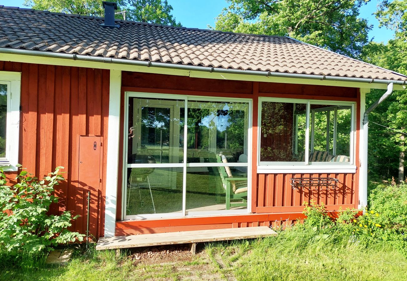 Stuga i Lönashult - Trevlig stuga utanför Lönashult nära sjön Övden | SE06058