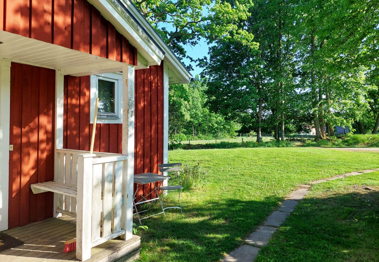Stuga i Lönashult - Trevlig stuga utanför Lönashult nära sjön Övden | SE06058