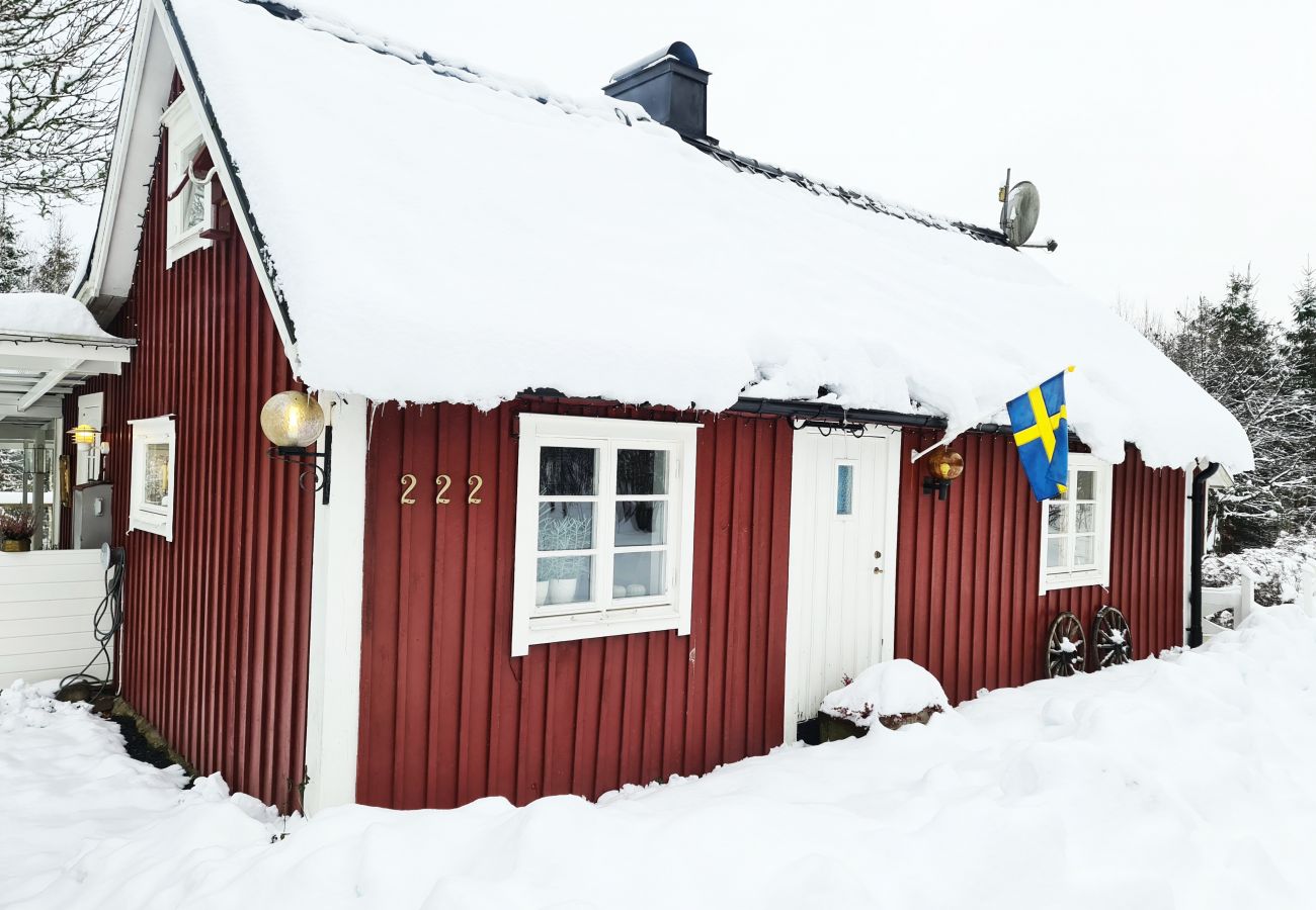 Stuga i Svängsta - Mysig stuga med vacker trädgård i Svängsta, Blekinge | SE03011