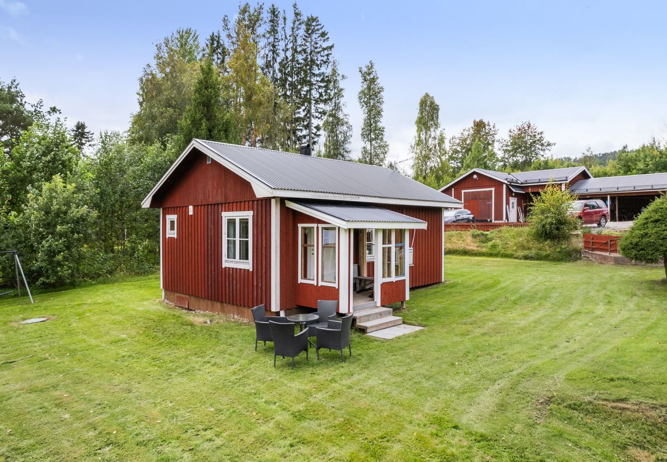 Stuga i Forsa - Idyllisk stuga utanför Hudiksvall med sjöutsikt | SE20008
