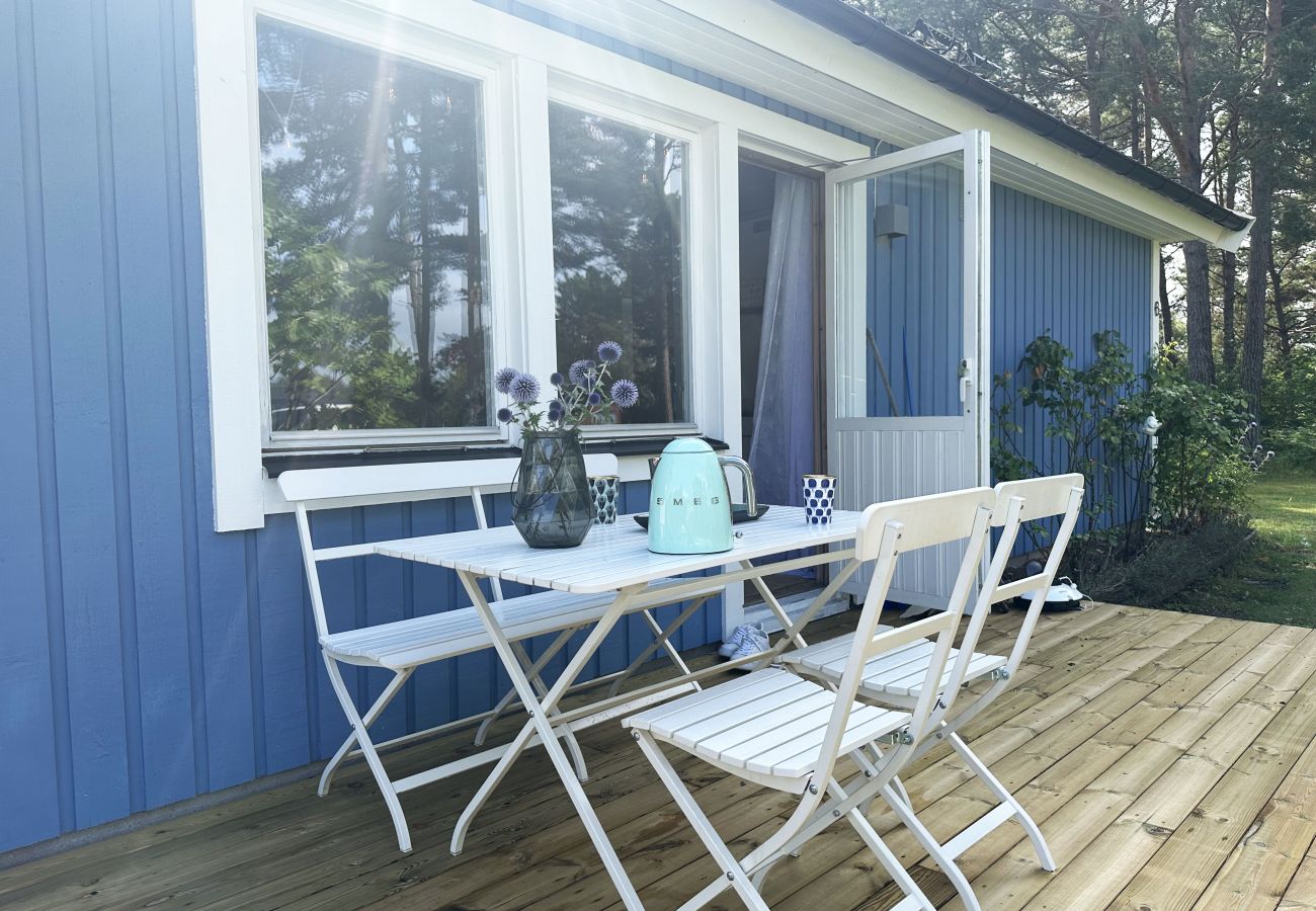 Stuga i Visby - Fräscht semesterhus med privat pool i Brissund nära Visby | SE12023