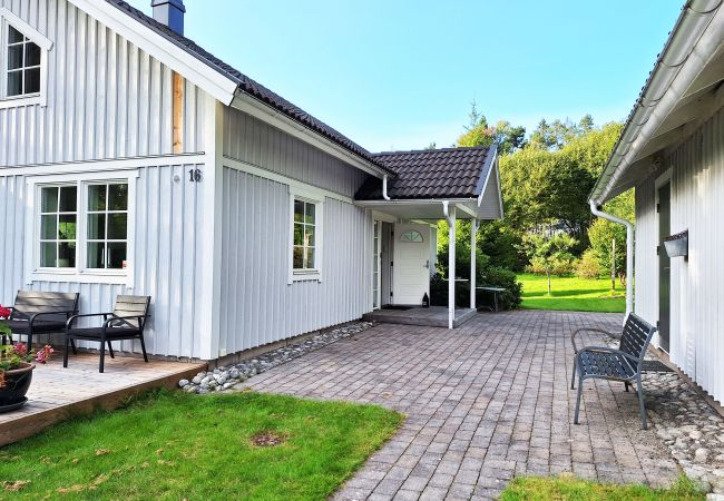 Stuga i Härryda - Fräsch villa i Härryda nära Landvetter flygplats och golfbana | SE08069